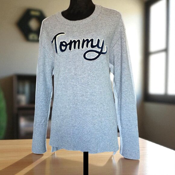 TOMMY HILFIGER ( L ) Two Tone Gray 3D Velvet "TOMMY" Pullover Cotton/Wool Blend - Picture 2 of 9